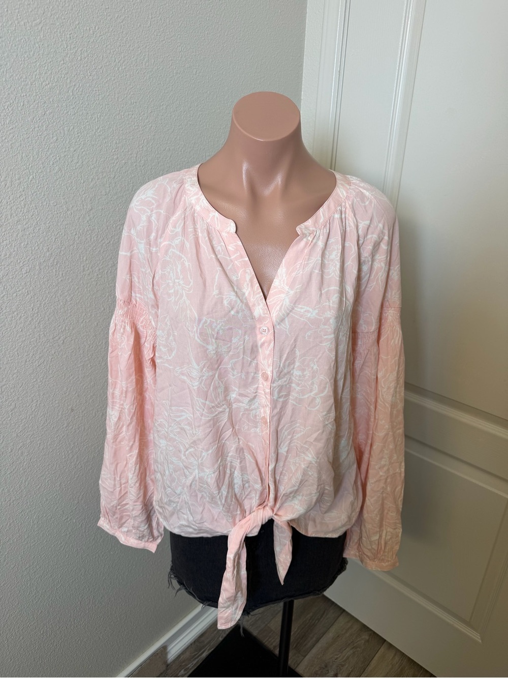 NWT Standard Surplus Light Pink Tie-Front Floral Blouse - Women's
